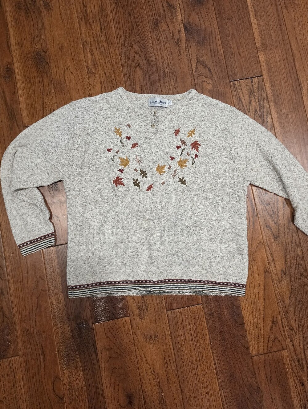 Vintage - Embroidered Autumn Leaf Sweater